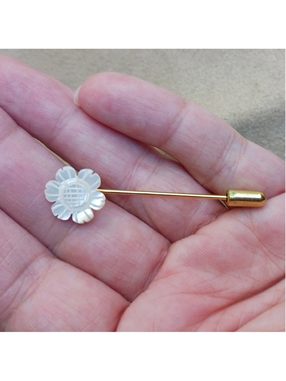 Vintage Mother Of Pearl Stick Pin Hat Floral Daisy Mum Lapel Dainty Bloom